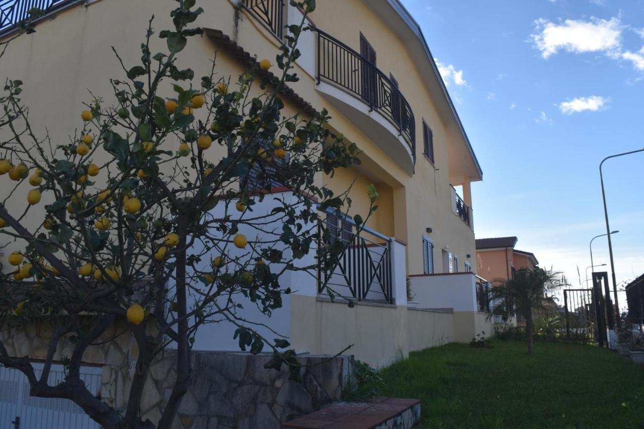 Bed & Breakfast Domus Pepe 스칼레아 외부 사진