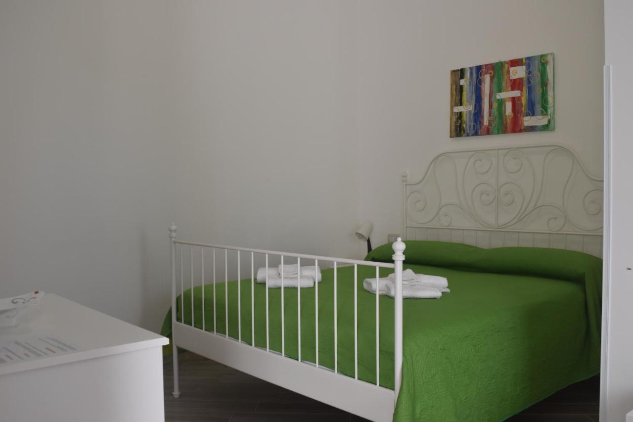 Bed & Breakfast Domus Pepe 스칼레아 외부 사진